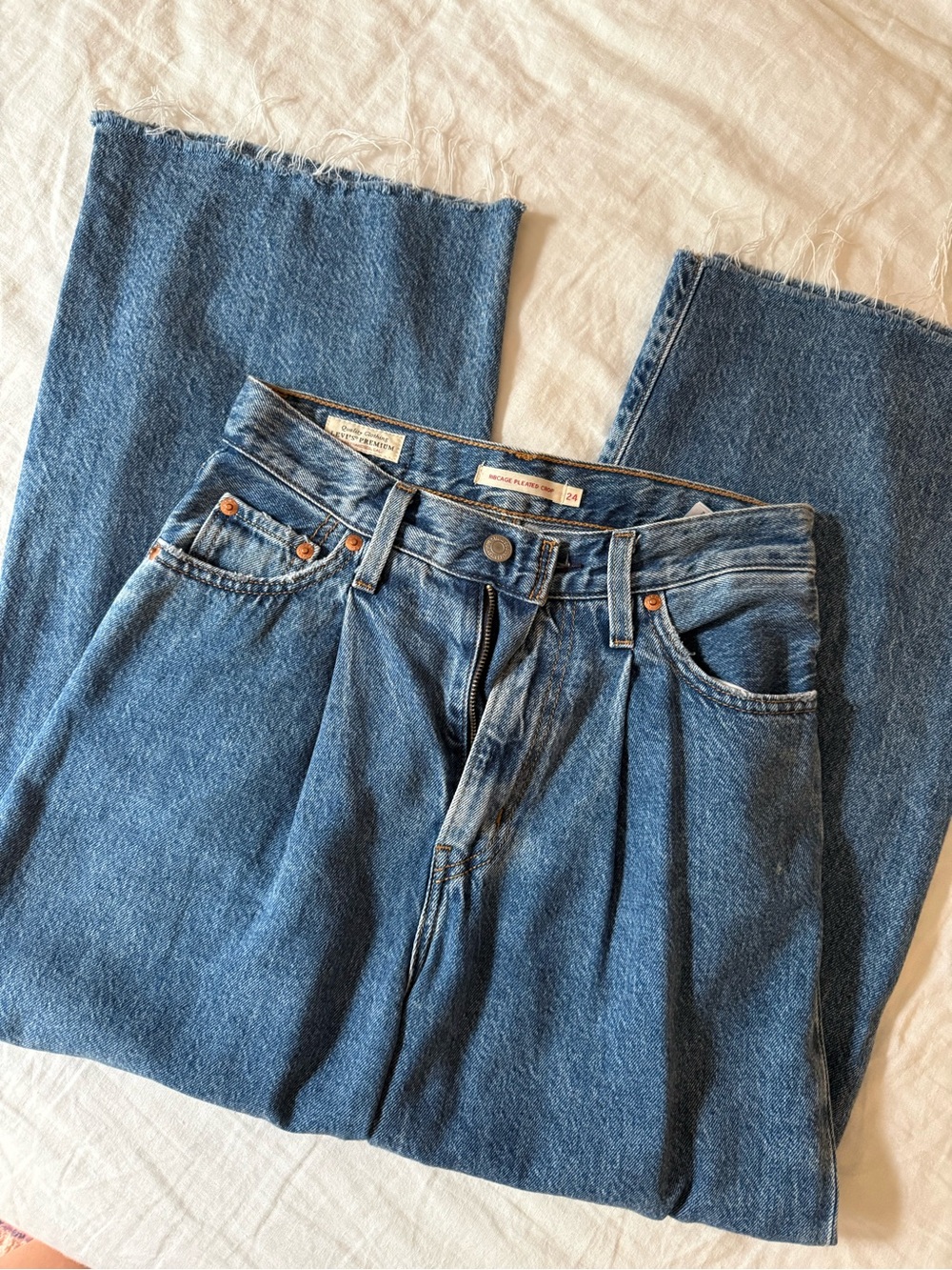 Levi Ribcage Pleated High-Waist Blue Jeans